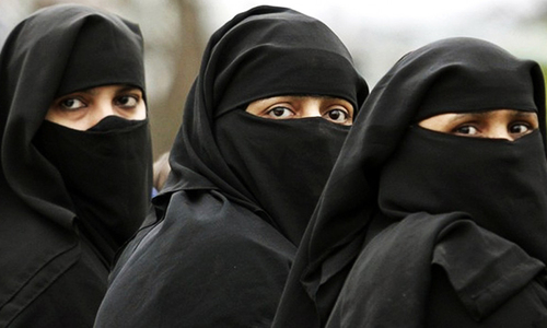 Indian Muslim women fight &lsquo;triple talaq&rsquo; divorce