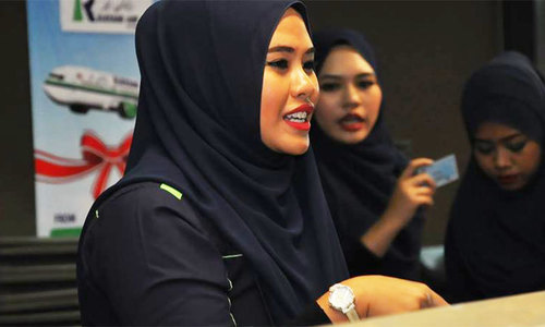 Malaysia shuts down first sharia-compliant airline
