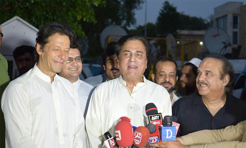 Prominent lawyer Naeem Bokhari joins Tehreek-i-Insaf