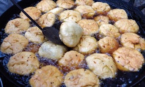 Feasting on pakoras, samosas and kachoris in Ramazan