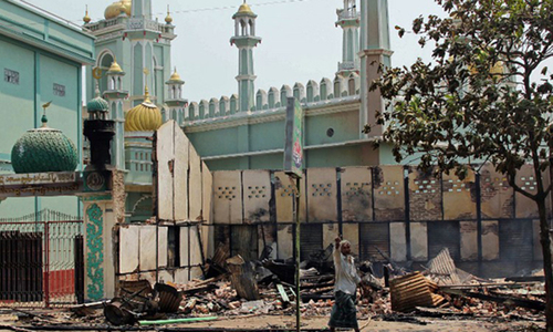 Buddhists torch mosque in Myanmar as anti-Muslim sentiment swells Buddhists torch mosque in Myanmar as anti-Muslim sentiment swells