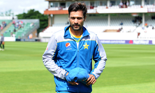 BBC criticised for labelling Amir &lsquo;convicted spot-fixer&rsquo; after fiery spell