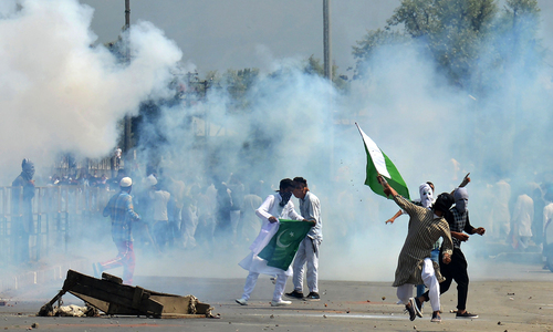 India-held Kashmir celebrates Eid with Pakistan