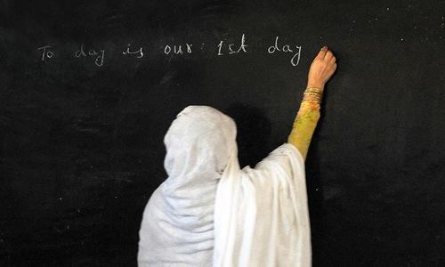 KP primary schoolteachers to be trained in English language KP primary schoolteachers to be trained in English language