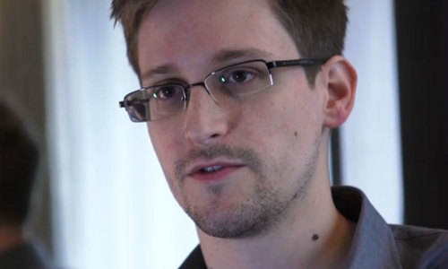 Snowden comes up with phone case to thwart data monitoring Snowden comes up with phone case to thwart data monitoring