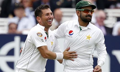 Hafeez's bowling action to be reassessed after Old Trafford Test