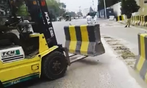 Murad Ali Shah kicks off first day in office by removing barriers outside CM House