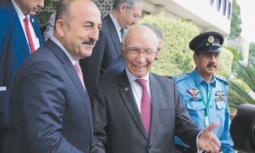 Decision on schools not to affect students: Turkish FM