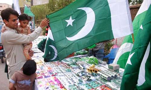 Nationwide sales of Independence Day items to reach record Rs50bn Nationwide sales of Independence Day items to reach record Rs50bn