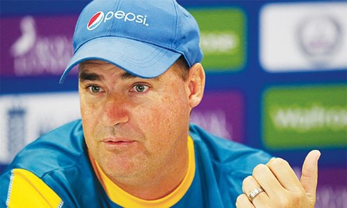 Arthur asks Pakistan seniors to shape up or ship out Arthur asks Pakistan seniors to shape up or ship out
