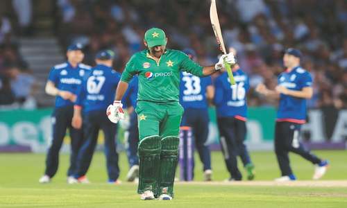 Azhar laments shoddy Pakistan show in third ODI