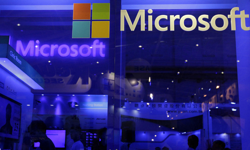 Microsoft gets support from US companies