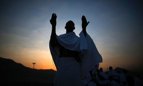 1.8 million Muslims gather at Mount Arafat to perform Haj