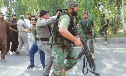 Army pledges justice over police-soldiers &lsquo;scuffle&rsquo;