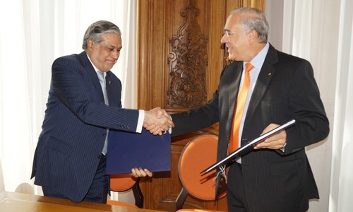 Pakistan signs OECD convention to fight tax avoidance Pakistan signs OECD convention to fight tax avoidance