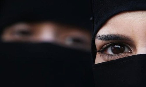 Bulgaria bans burqa, imposes fines on offenders Bulgaria bans burqa, imposes fines on offenders