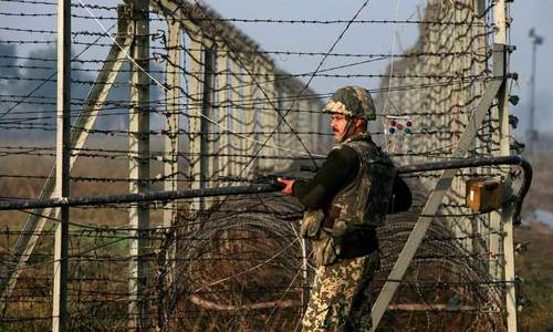 Pakistani, Indian troops exchange fire across Line of Control