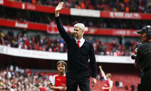 Wenger stays coy over Arsenal future