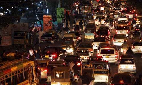 Citizens face hours-long traffic jam in Karachi's Gulistan-i-Jauhar due to protest