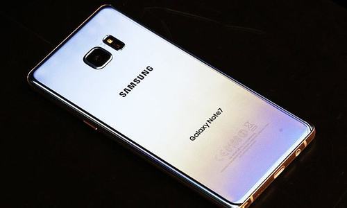 Samsung in hot waters after &lsquo;new&rsquo; phone catches fire on plane