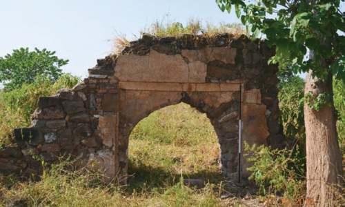 Archaeologists set out to save relics from destruction