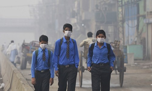 Plains of Punjab still under dense fog