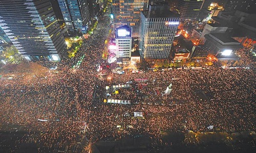 &lsquo;Million-strong&rsquo; protest tells South Korean president to quit