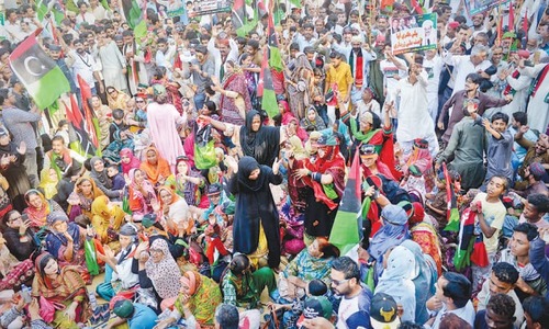 PPP cadres give fervent welcome to Zardari