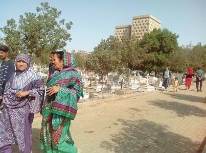 Visiting loved ones at Gora Qabristan on Christmas
