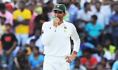 Misbah weighs options after disappointing Pakistan defeat at Melbourne