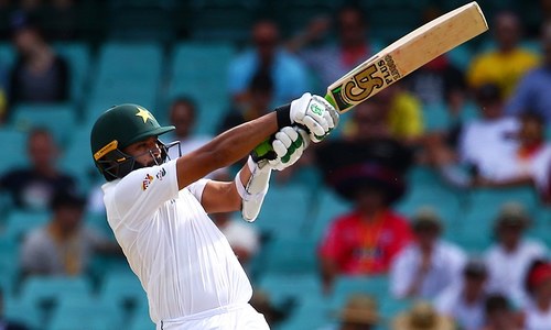 Azhar, Younus stall Australia on day two of Sydney Test