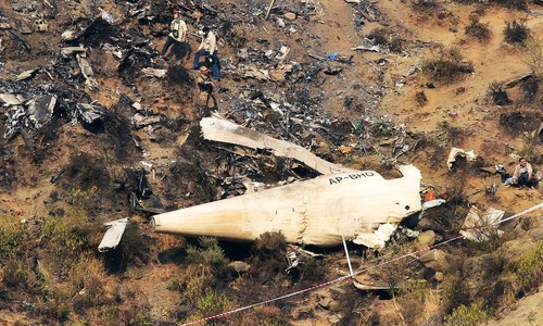 Black box data fails to find cause of Dec 7 plane crash Black box data fails to find cause of Dec 7 plane crash