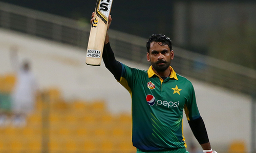 Hafeez to stand-in as captain as Azhar recovers from hamstring injury
