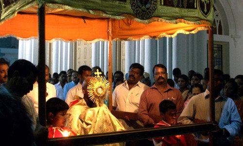 How the Virgin Mary brings together different faiths in Pakistan and India How the Virgin Mary brings together different faiths in Pakistan and India