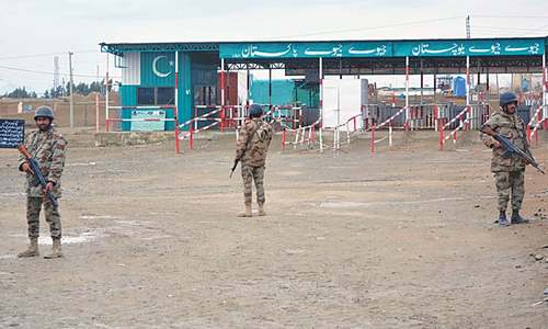 Pakistan army pounds more border hideouts