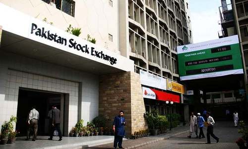 Pakistani stocks close red as selling pressure persists