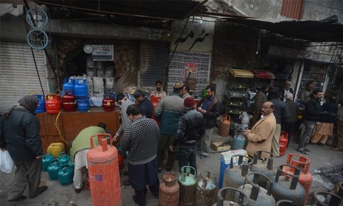 Ogra rejects govt request to set LPG cylinder price at Rs1,100