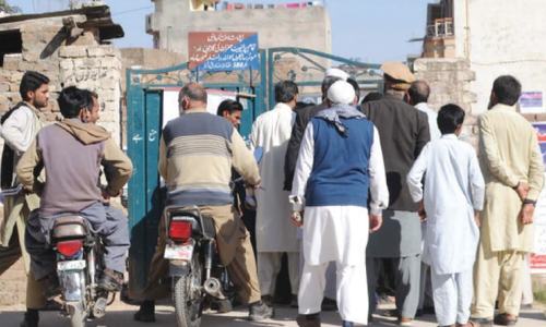 Citizens visit police to register tenants after crackdown Citizens visit police to register tenants after crackdown