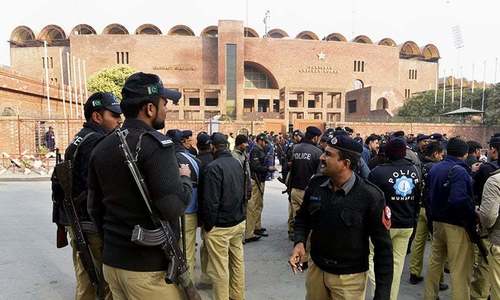 As PSL final tickets sell out, desperate fans throng selling points