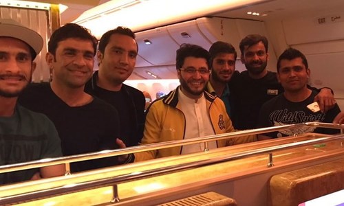 پشاورزلمی کی ٹیم پی ایس ایل فائنل کیلئے لاہور پہنچ گئی