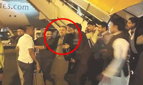 Sharjeel Memon released after arrest on return to Pakistan