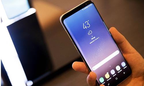 Galaxy S8 phones launched by Samsung, includes virtual assistant Bixby