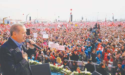Erdogan holds giant rally week ahead of referendum Erdogan holds giant rally week ahead of referendum