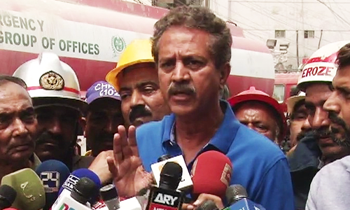 Mayor Karachi speaks to reporters.— DawnNews