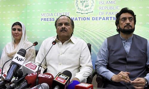 PTI's Naeemul Haque apologises to Tariq Fatemi over tweet based on 'wrong information'