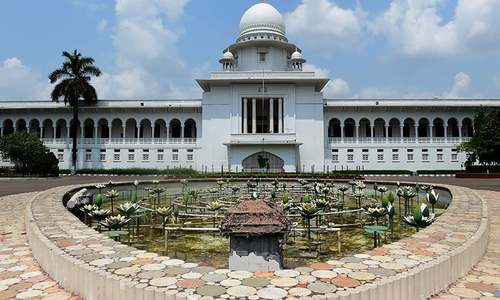Bangladesh removes 'un-Islamic' statue after protests