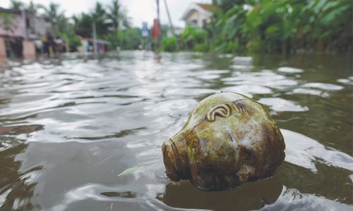 Sri Lanka flood toll exceeds 150; more rains forecast