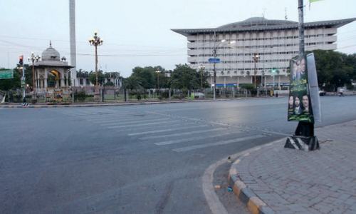 Heatwave, advent of Ramazan leave roads deserted