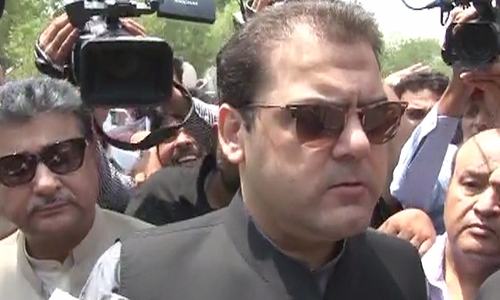 JIT grills PM&rsquo;s son for two hours