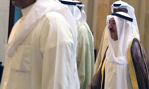 Kuwaiti emir leads efforts to ease ME crisis